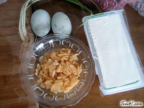 【皮蛋拌豆腐】