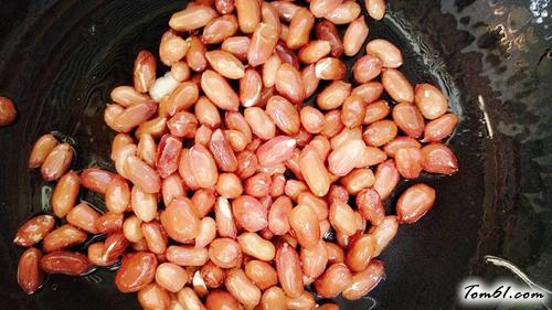 【凉拌菠菜花生米】