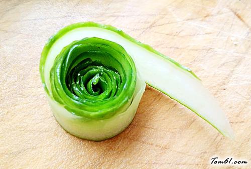 【凉拌花朵黄瓜】