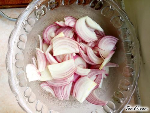 【凉拌洋葱木耳】