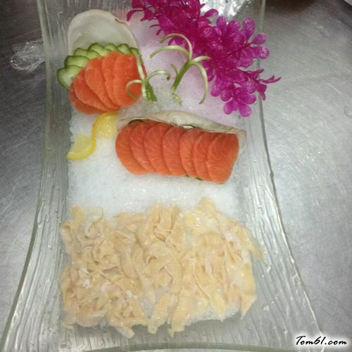 【象拔蚌刺身拼】