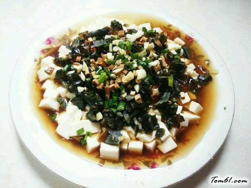 【凉拌皮蛋豆腐】