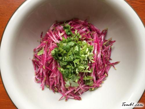 【〖 凉拌糖醋红心萝卜 〗】