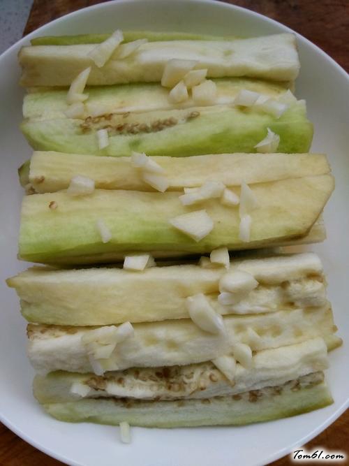 【油泼蒜泥茄条】