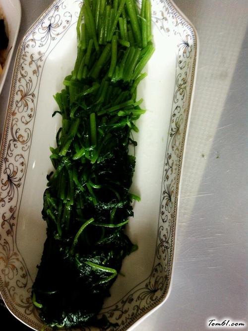 【凉拌茼蒿菜】