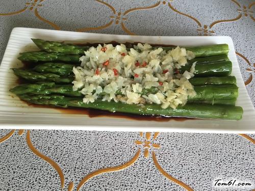 【蒜蓉白灼芦笋】