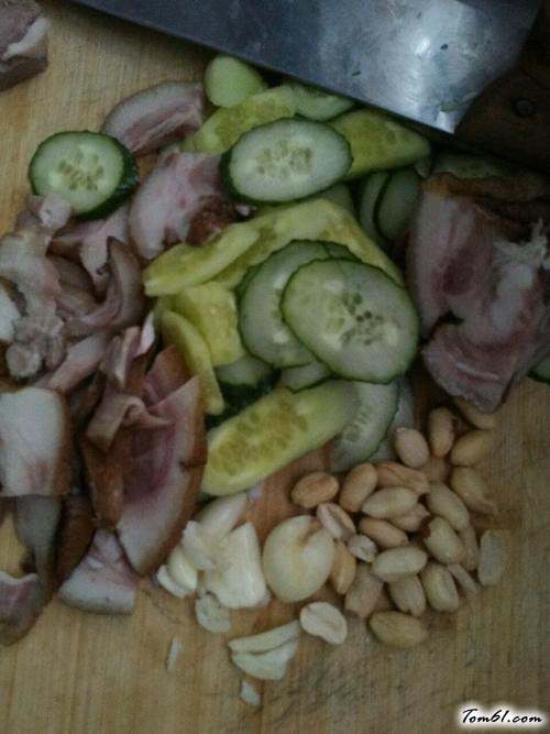 【凉拌青瓜猪头肉】