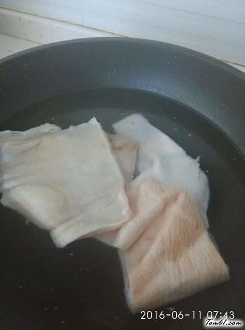 【鲤鱼猪皮冻】