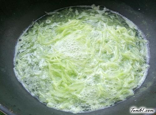 【腊肠凉拌莴苣】