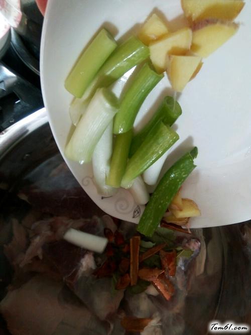 【凉拌五香牛肉】