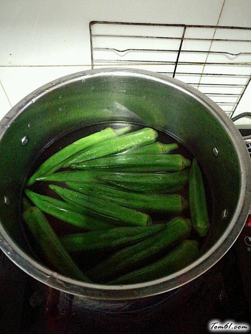 【虾仁炝秋葵】