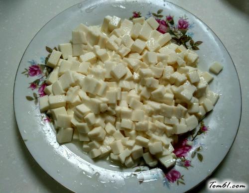 【凉拌皮蛋豆腐】