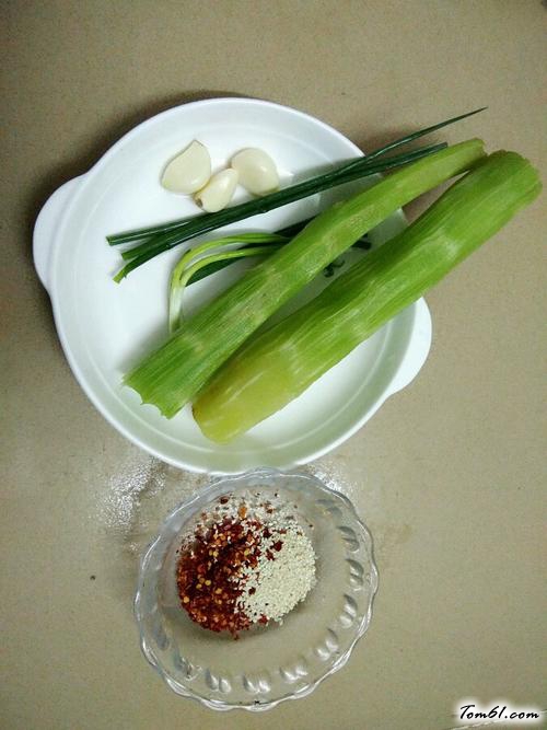 【凉拌莴笋丝】