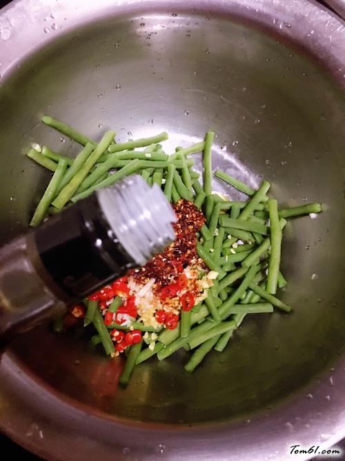 【凉拌酸辣豆角】