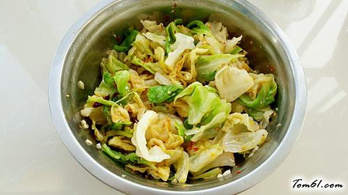 【凉拌手撕卷心菜】