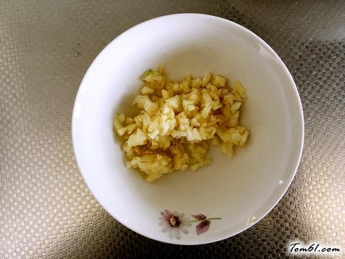 【椒油菠菜拌粉丝】