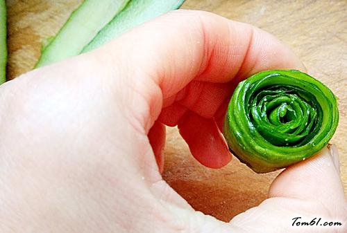 【凉拌花朵黄瓜】