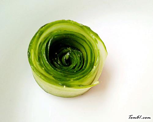 【凉拌花朵黄瓜】