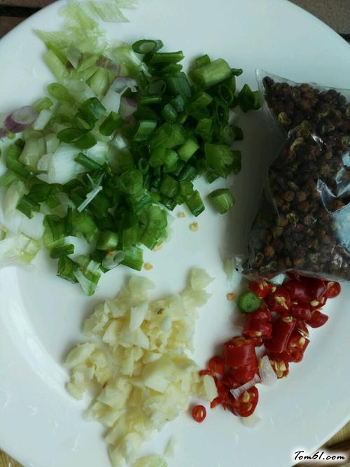 【凉拌金针菇】