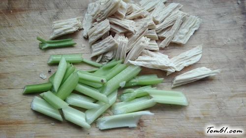 【芹菜拌腐竹】