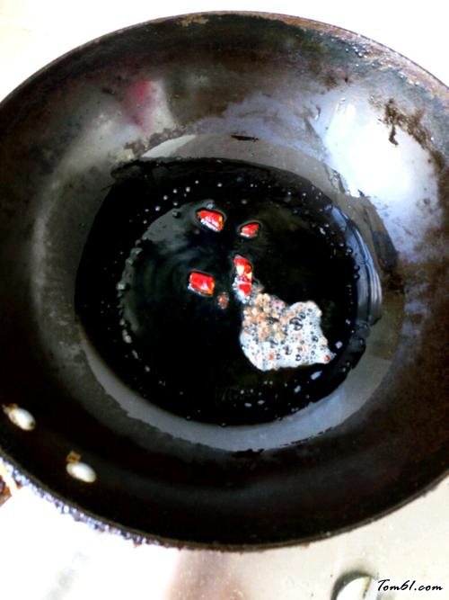 【凉拌洋葱木耳】