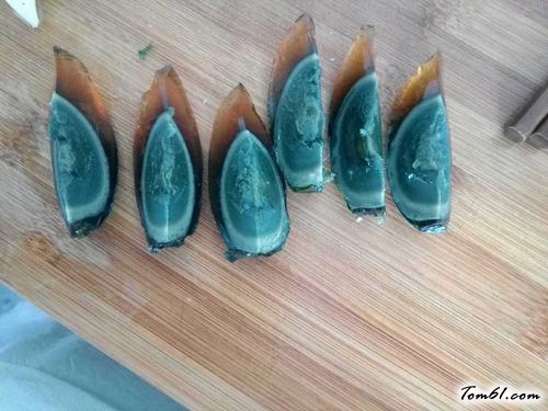 【皮蛋拌豆腐】