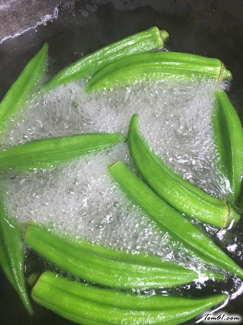 【凉拌秋葵(芥末味)】