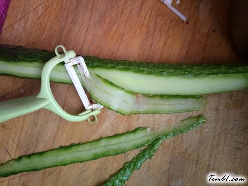 【凉拌花朵黄瓜】