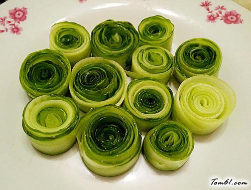 【凉拌花朵黄瓜】