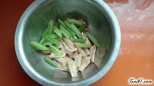 【芹菜拌腐竹】