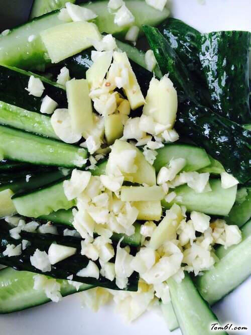 【自制剁椒酱黄瓜】