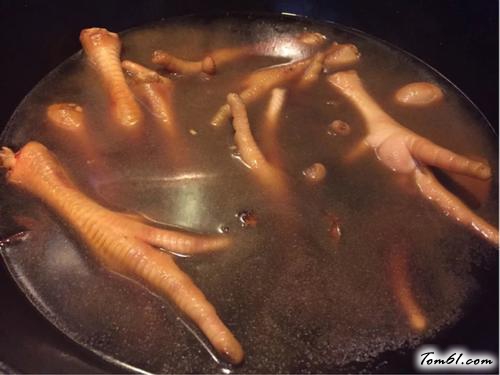 【美味卤鸡爪】