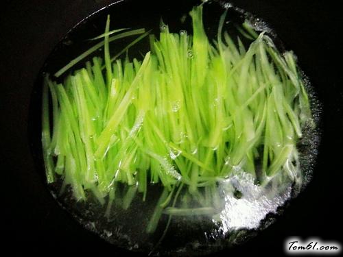 【凉拌莴笋丝】