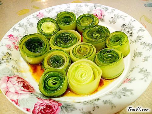 【凉拌花朵黄瓜】