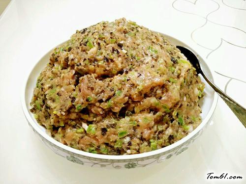【木耳鲜肉馅馄饨】