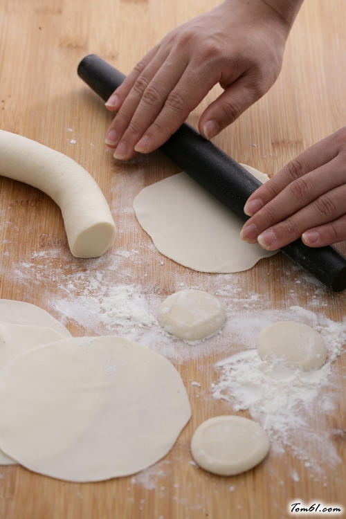 【鲜虾灌汤包】