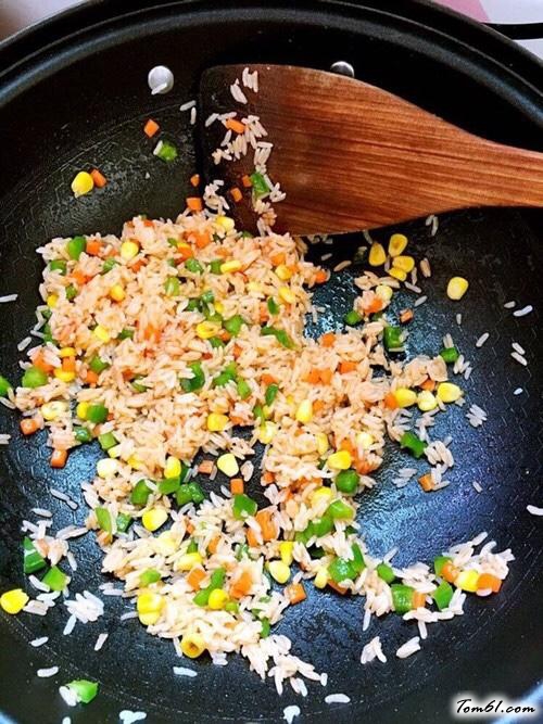 【简易蛋包饭】