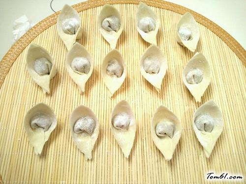 【木耳鲜肉馅馄饨】