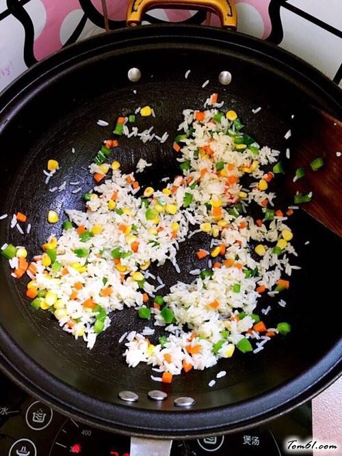 【简易蛋包饭】