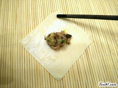 【木耳鲜肉馅馄饨】