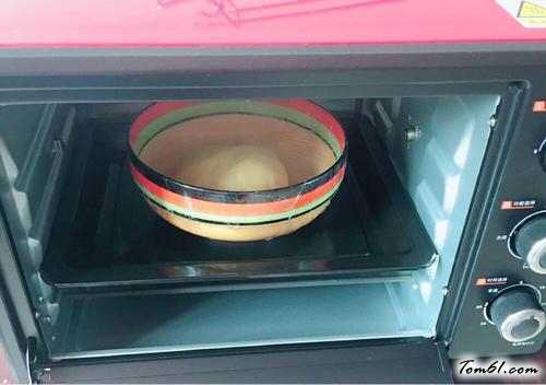 【番茄奶酪披萨】