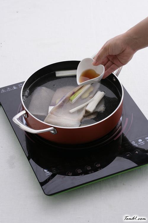 【鲜虾灌汤包】