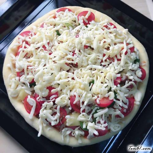 【番茄奶酪披萨】