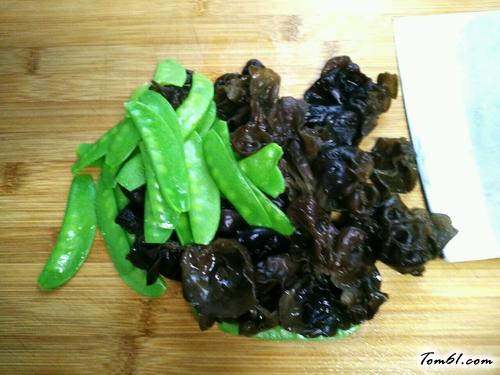 【木耳鲜肉馅馄饨】