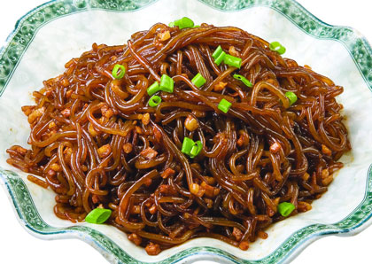 东北粘炒粉，东北人爱吃的肉丝炒粉条怎么做