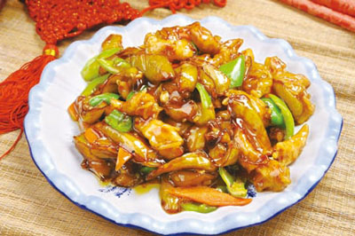 肉段烧茄子的家常做法，老人小孩子都爱吃的