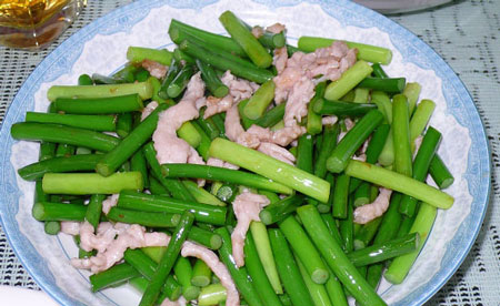 蒜薹炒肉怎么做，东北蒜薹炒肉的家常做法