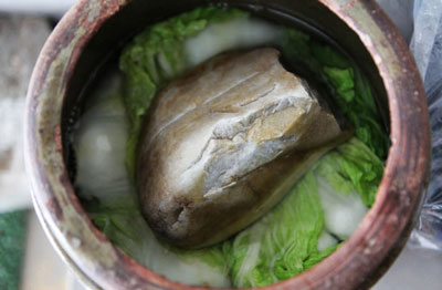 东北农家大缸渍酸菜的传统正宗做法及要领
