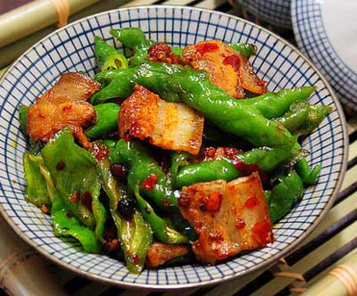 尖椒回锅肉的做法，香辣下饭的超级米饭杀手