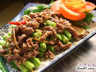 豆角炒牛肉的做法，很经典的广东家庭小炒
